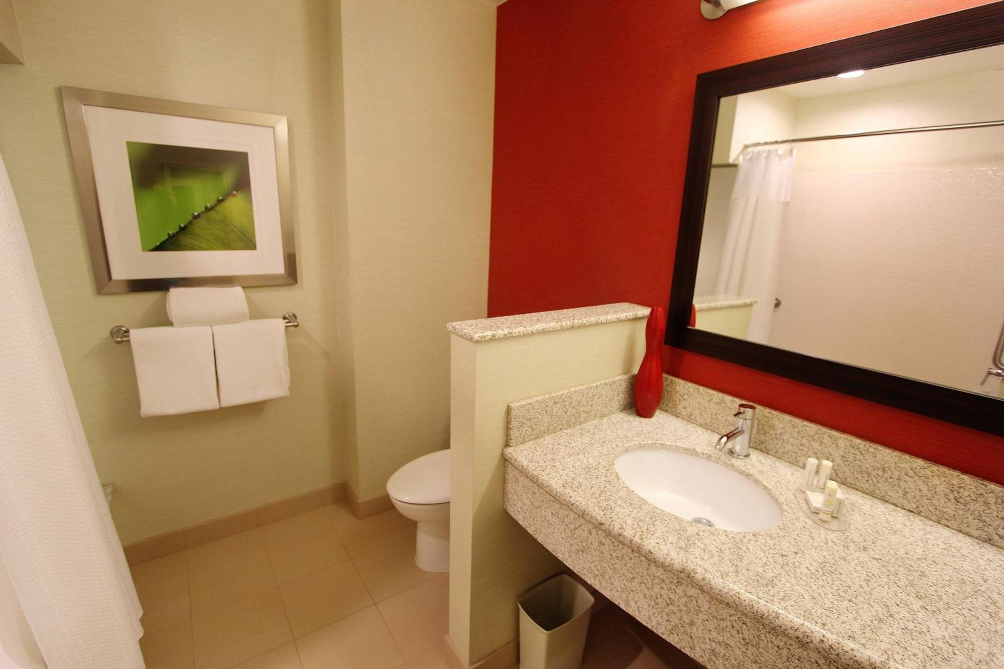 Courtyard By Marriott Oneonta Hotel Екстериор снимка