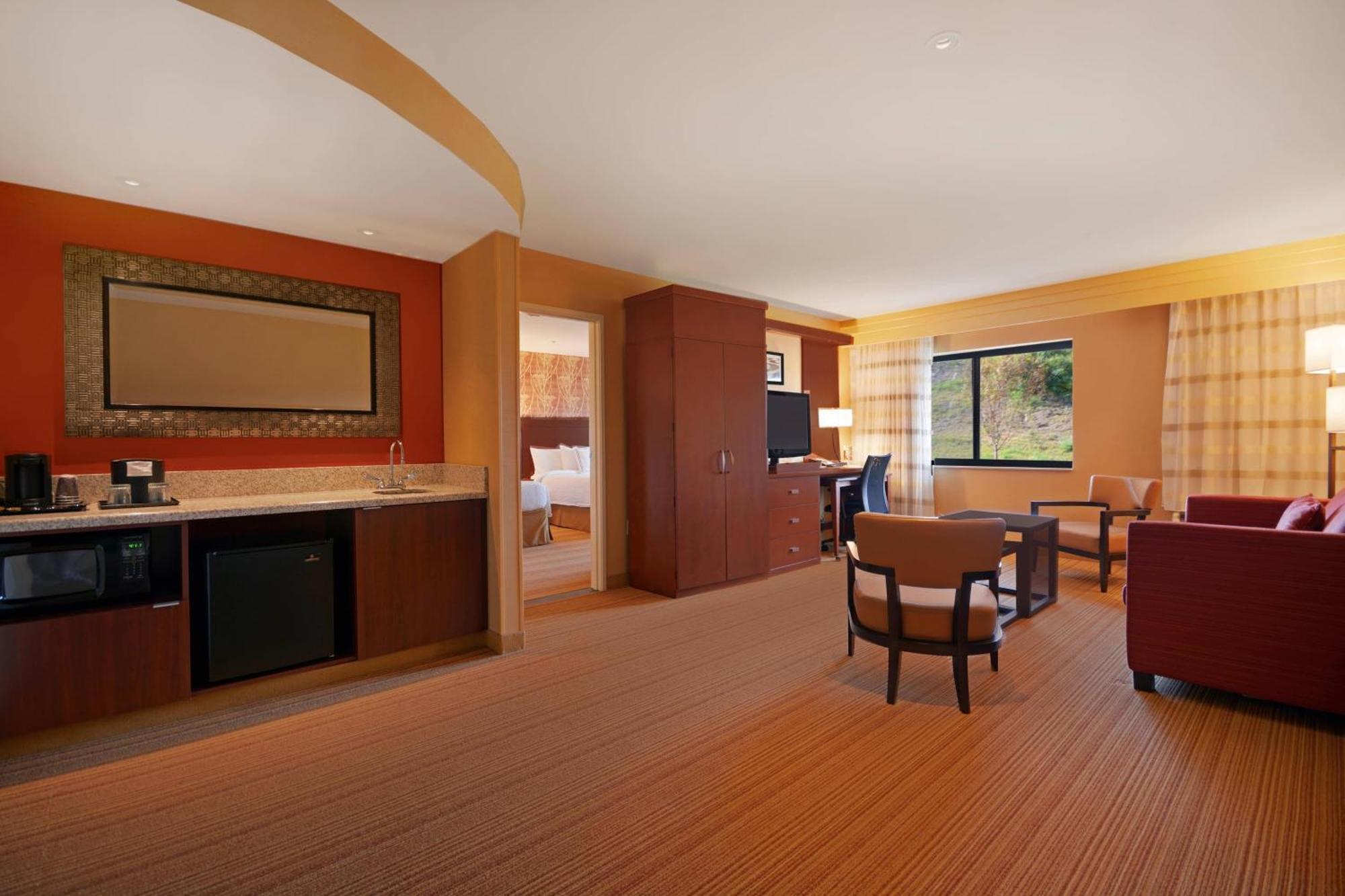 Courtyard By Marriott Oneonta Hotel Екстериор снимка